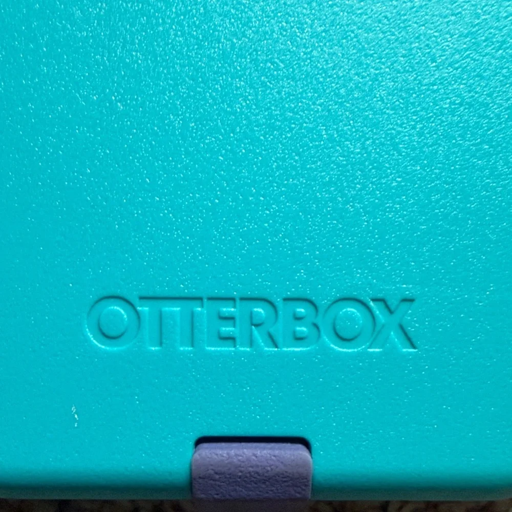 OtterBox Commuter Series Case for iPhone 11 - Cosmic Ray color